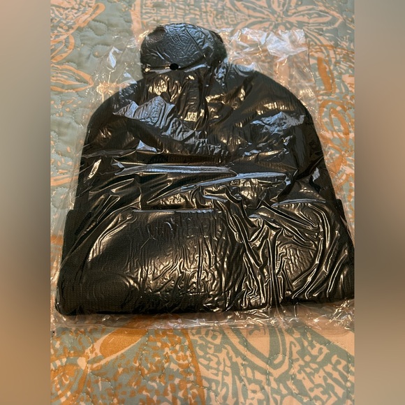 Jameson Green Pom Pom Beanie - Picture 4 of 6